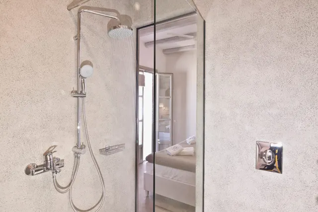 Honeymoon Suite