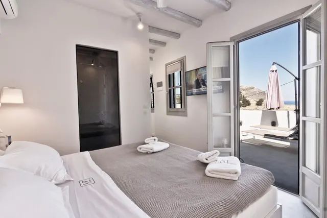 Honeymoon Suite