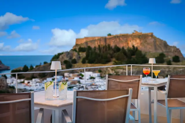 Sky Bar & Breakfast
