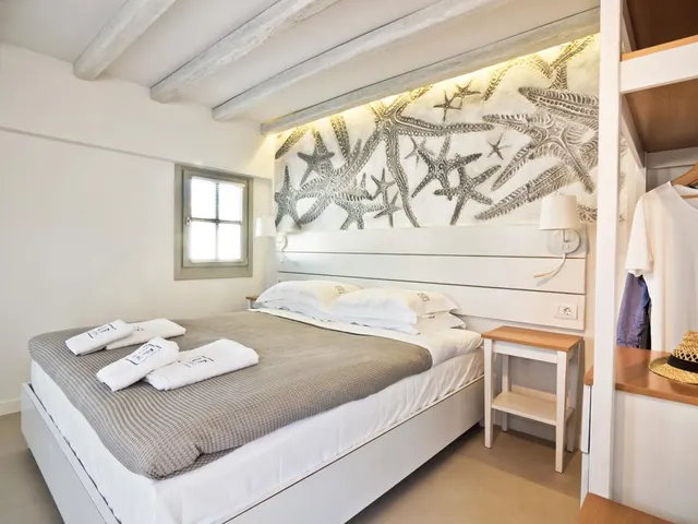 Suite interior